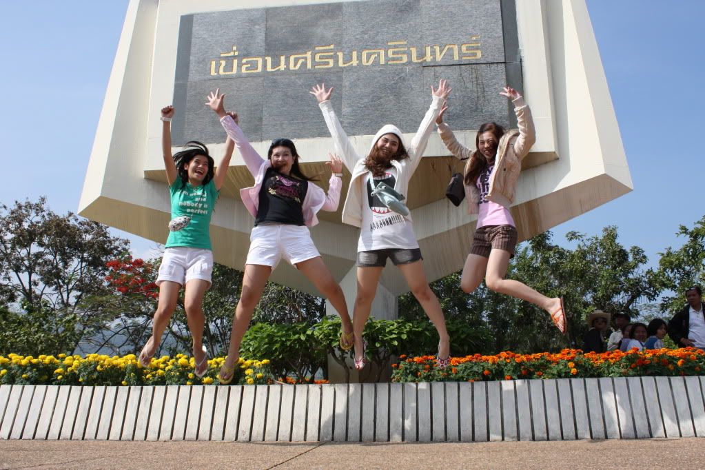 มาแชร์ท่ากระโดดถ่ายรูปกันคนละใบครับ...