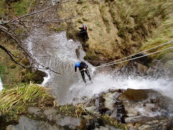 Somoaventura. Deportes de aventura en Cantabria, barrancos, rafting, canoas, despedidas de soltero
