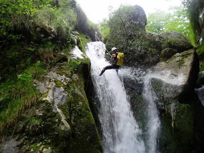 Somoaventura. Deportes de aventura en Cantabria, barrancos, rafting, canoas, despedidas de soltero