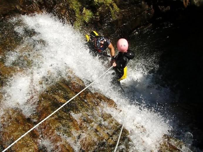 Somoaventura. Deportes de aventura en Cantabria, barrancos, rafting, canoas, despedidas de soltero