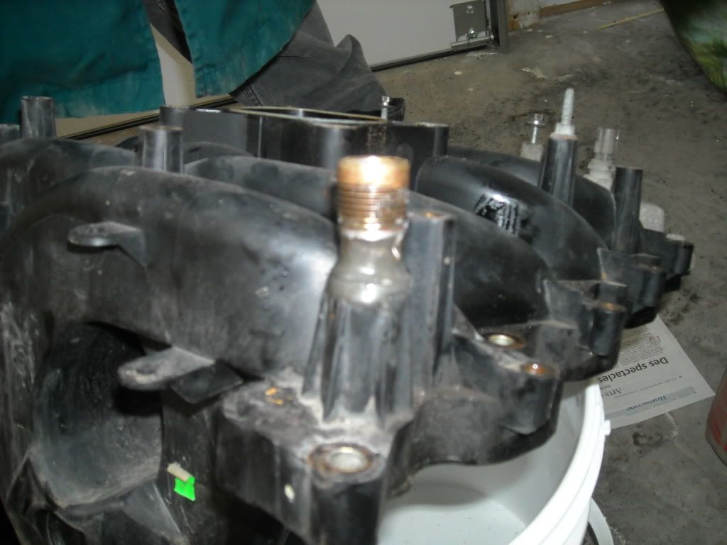 Broken Heater Hose nipple on my PI intake! 4.6L Based Powertrains