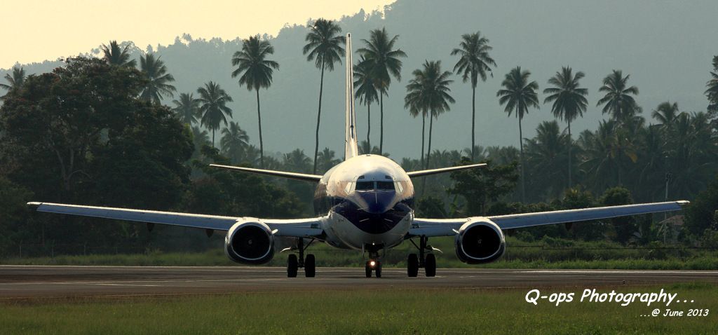 IMAGE: http://i779.photobucket.com/albums/yy77/Q_ops/Aircraft%202013/1-IMG_4425_zps9f4e1938.jpg