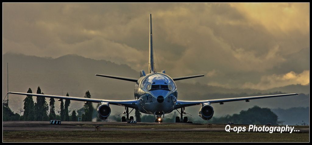 IMAGE: http://i779.photobucket.com/albums/yy77/Q_ops/Aircraft/7302HDR_zps9ed6a881.jpg