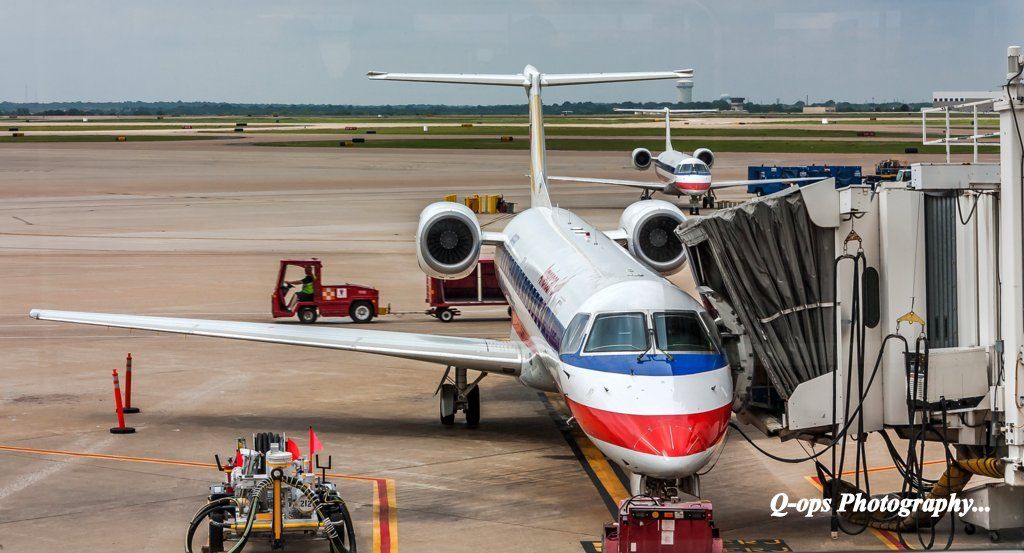 IMAGE: http://i779.photobucket.com/albums/yy77/Q_ops/Aircraft/IMG_3802-001_zps9197a36b.jpg