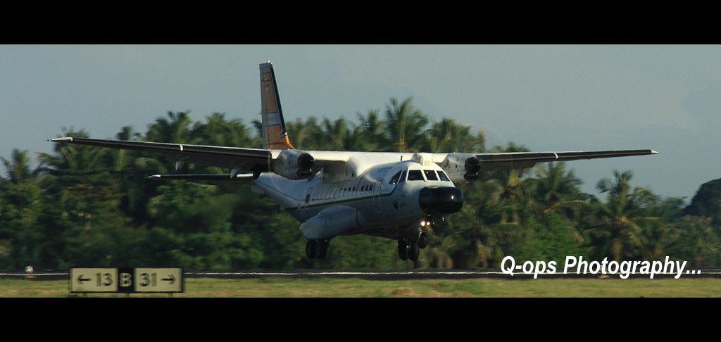 IMAGE: http://i779.photobucket.com/albums/yy77/Q_ops/Aircraft/IMG_6155-001_zpsb4cb8254-1_zps5654eb48.jpg