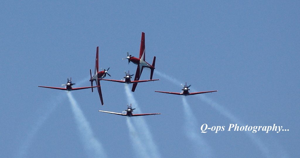 IMAGE: http://i779.photobucket.com/albums/yy77/Q_ops/Aircraft/IMG_9137_zpsca409de6.jpg